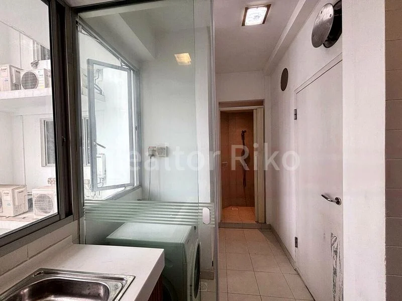 Common Room (Condo) for Rent in  The Lakeshore - Image 1