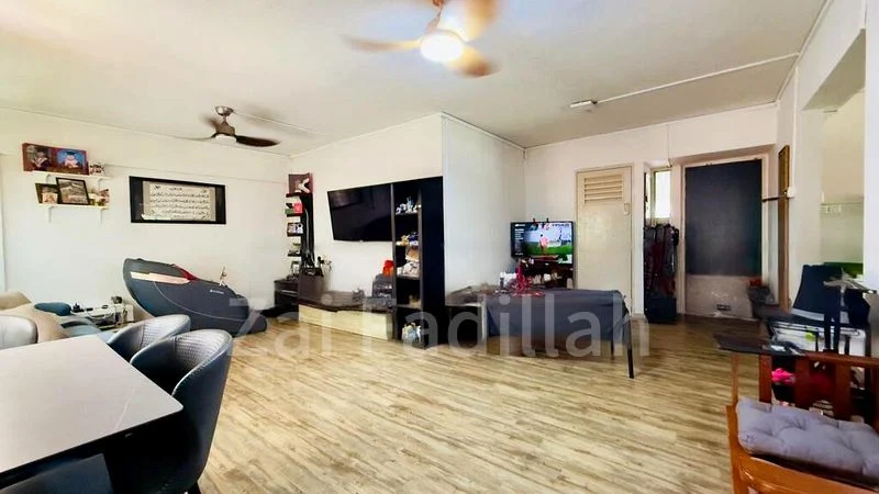 4 Room (4A) HDB for Sale in  447 Jurong West Street 42 - Image 1