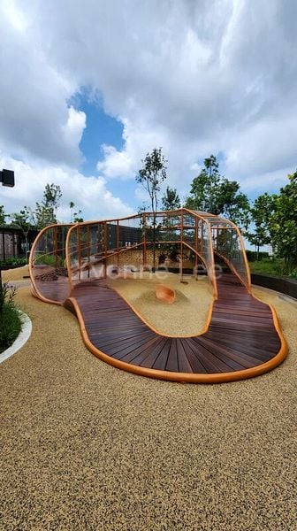 2 Bed Condo for Sale in  Pasir Ris Drive 8 - Image 4