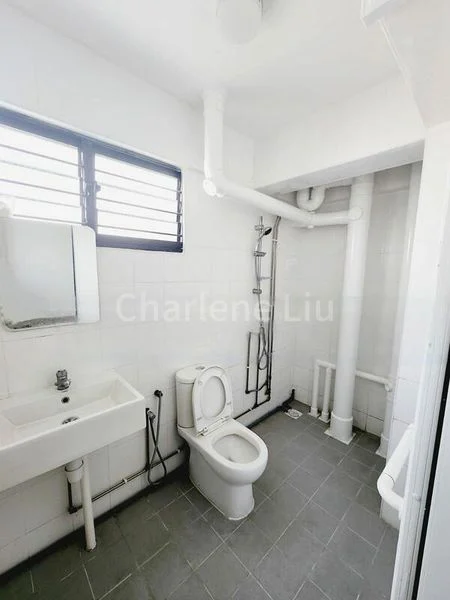 5 Room (5STD) HDB for Rent in  413 Pandan Gardens - Image 7