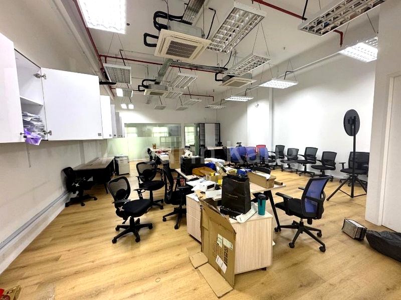 Light Industrial (B1) for Rent in  Harbourside Building 2 - Image 7