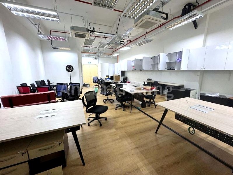 Light Industrial (B1) for Rent in  Harbourside Building 2 - Image 4