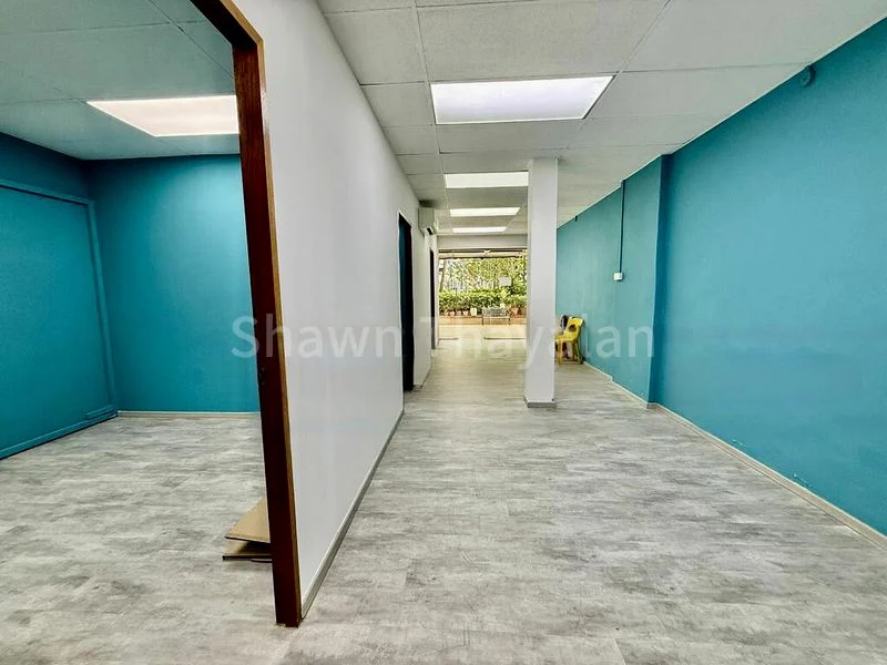 Shop / Shophouse for Rent: 31 Holland Close - Image 8