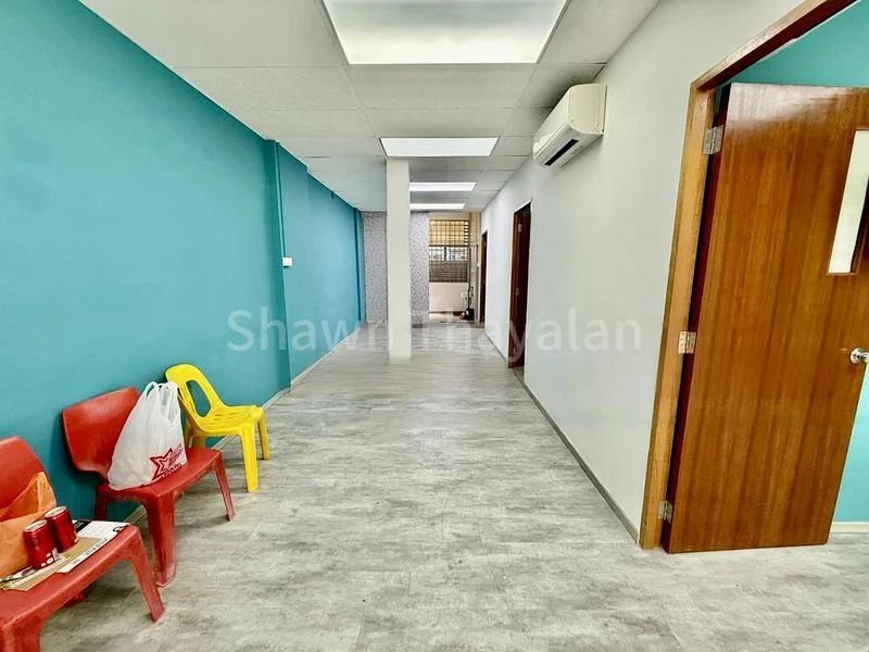Shop / Shophouse for Rent: 31 Holland Close - Image 11