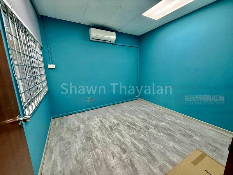 Shop / Shophouse for Rent: 31 Holland Close - Image 7