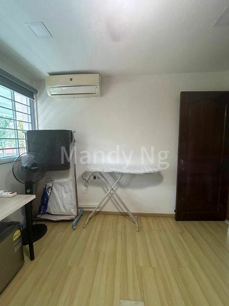 Common Room (HDB) for Rent in  147 Tampines Avenue 5 - Image 1