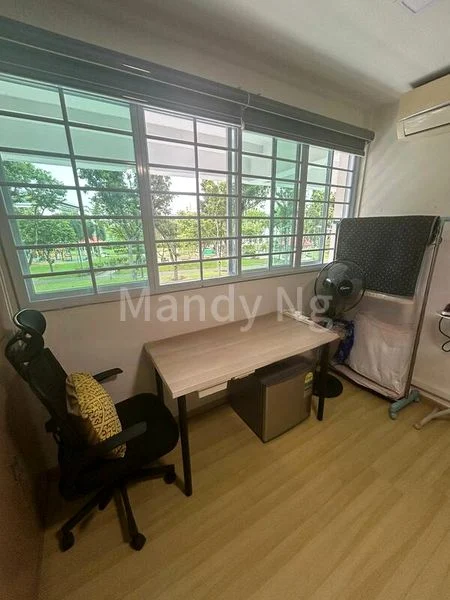 Common Room (HDB) for Rent in  147 Tampines Avenue 5 - Image 4