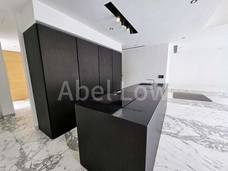 4 Bed Condo for Rent in White House Residences - Image 5