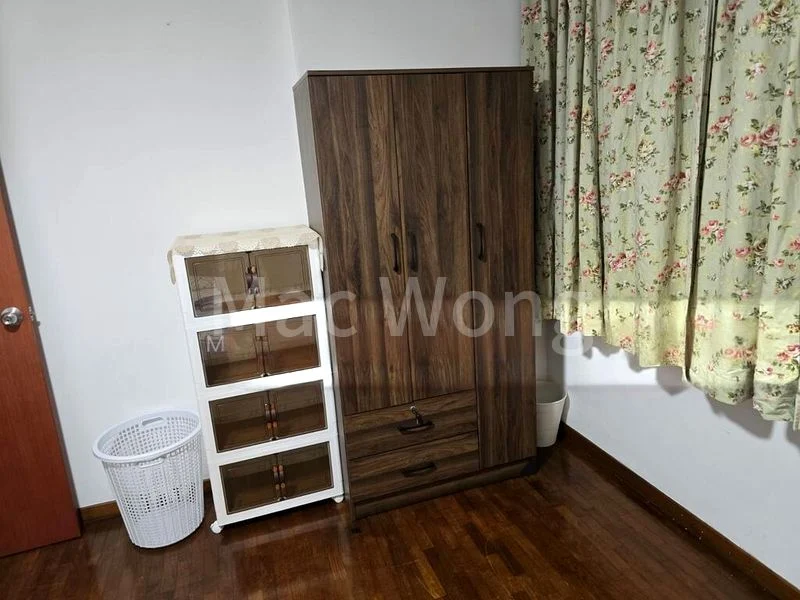 Common Room (HDB) for Rent in  12 North Bridge Road - Image 3