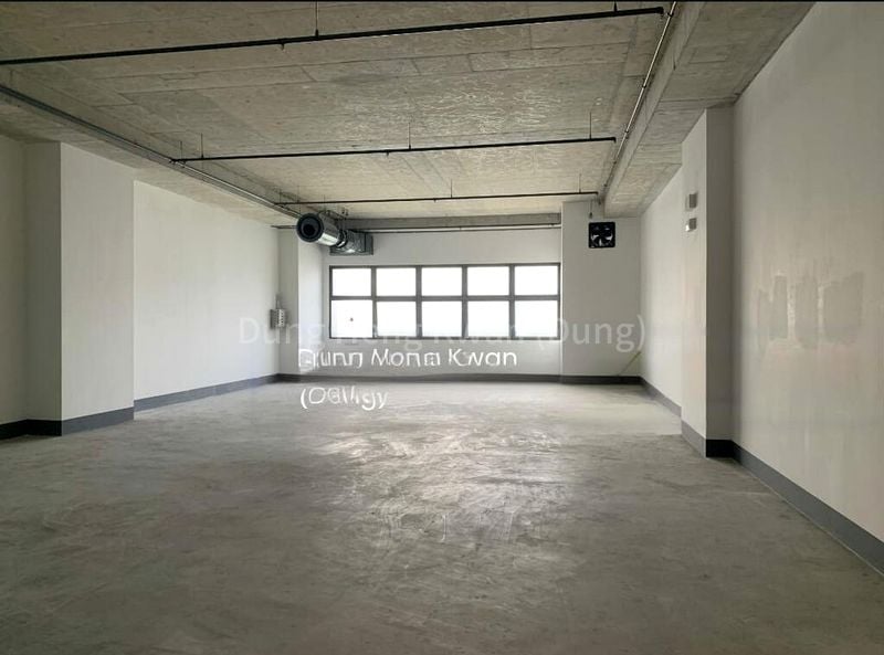 Light Industrial (B1) for Rent:  Various Sizes | Positive Image | Attached Toilet - Image 10