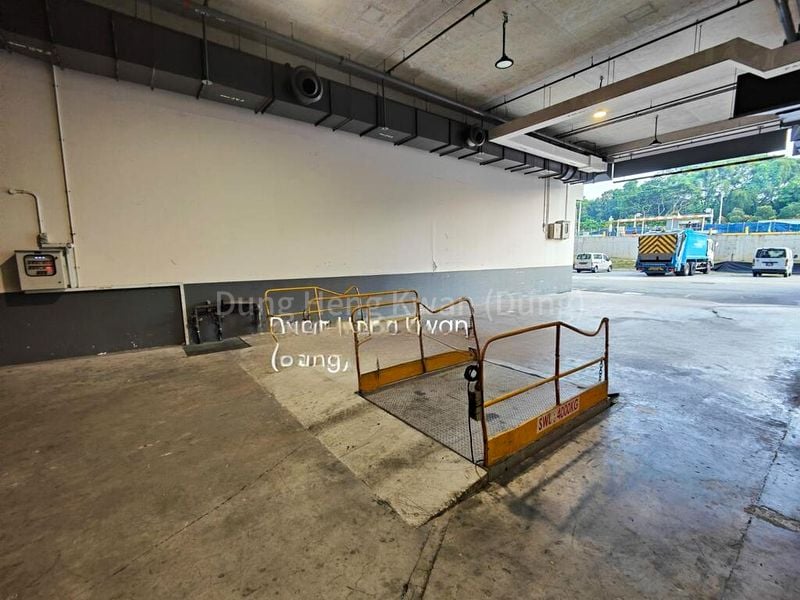 Light Industrial (B1) for Rent:  Various Sizes | Positive Image | Attached Toilet - Image 2