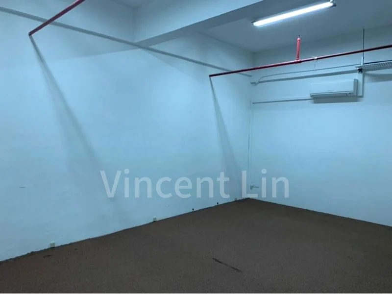 Light Industrial (B1) for Rent: Tong Lee Building - Image 6