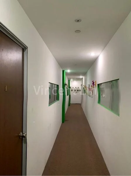 Light Industrial (B1) for Rent: Tong Lee Building - Image 3