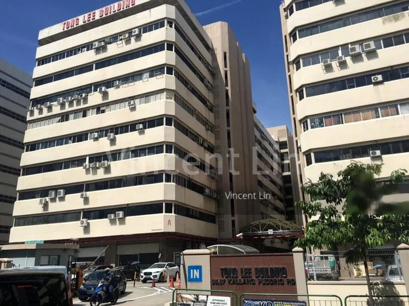 Light Industrial (B1) for Rent: Tong Lee Building - Image 2