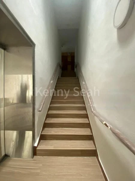 Light Industrial (B1) for Rent: Richfield Industrial Centre - Image 2