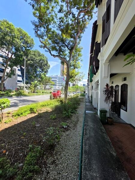 Shop / Shophouse for Rent: Cantonment Road - Image 1