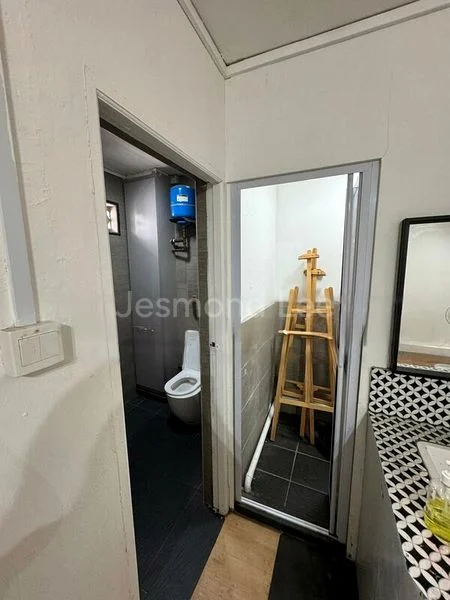 Shop / Shophouse for Rent: 2.5-Storey F&B Shophouse on Kampong Bahru Road - Image 5