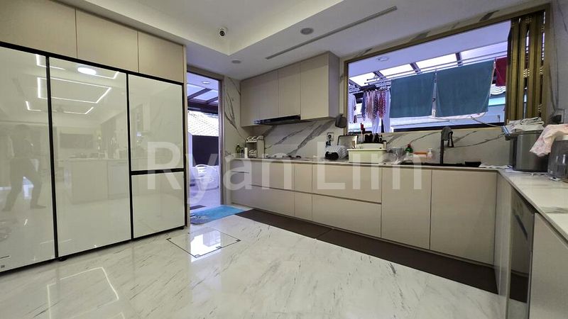 4 Bed Terraced House (Landed) for Sale in  Sunrise Villa - Image 4