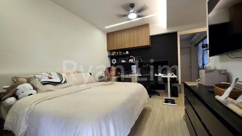 4 Bed Terraced House (Landed) for Sale in  Sunrise Villa - Image 6