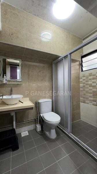 5 Room (5I) HDB for Sale in  260A Sengkang East Way - Image 4