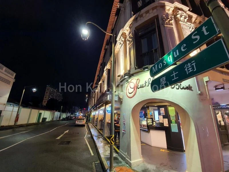 Shop / Shophouse for Sale: Freehold, Done-Up Shophouse @ Chinatown Vicinity - Image 2