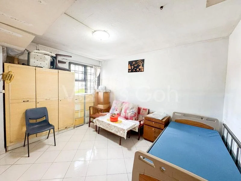 3 Room (3I) HDB for Sale in 169 Stirling Road - Image 5