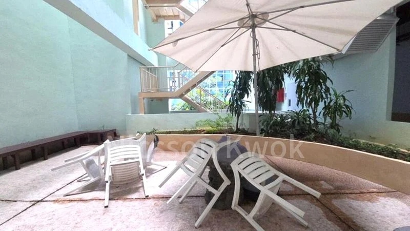 Office for Rent: Prestige Centre - Image 1