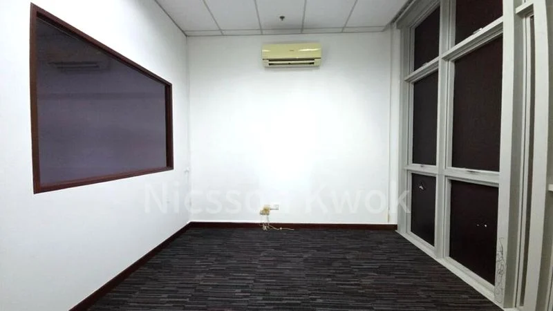 Office for Rent: Prestige Centre - Image 3