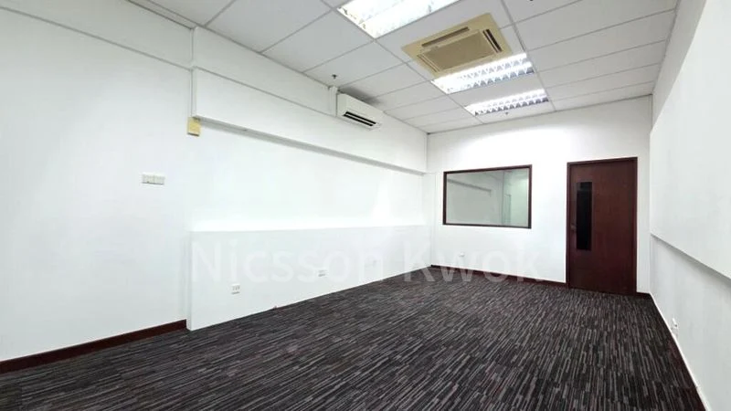 Office for Rent: Prestige Centre - Image 9