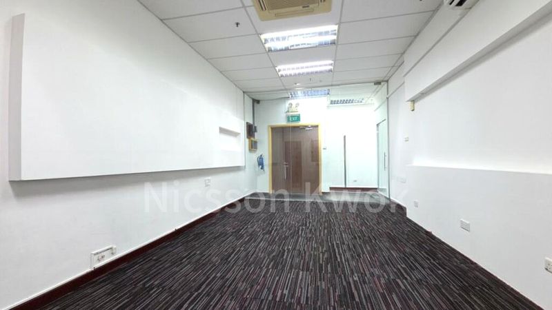 Office for Rent: Prestige Centre - Image 7
