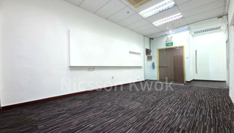 Office for Rent: Prestige Centre - Image 8