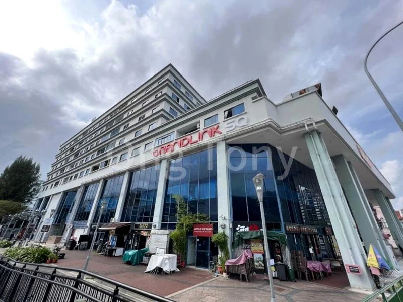 Food & Beverage for Rent: Grandlink Square - Image 1