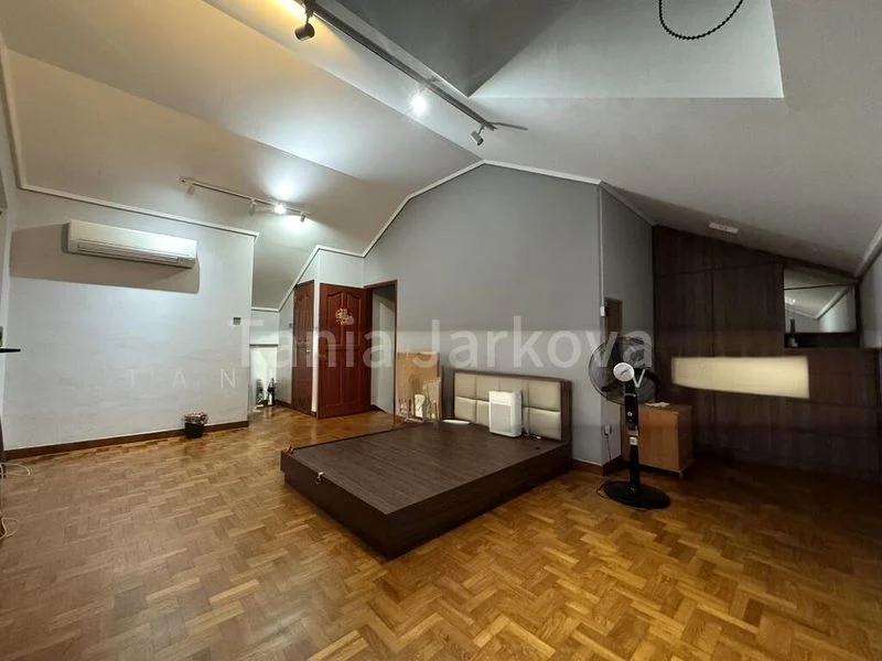 Master Room (Landed) for Rent in  Serangoon North Avenue 1 - Image 1