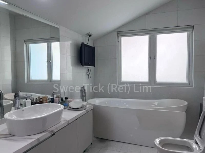 6 Bed Semi-Detached House (Landed) for Rent in  Royal Hallmark - Image 1