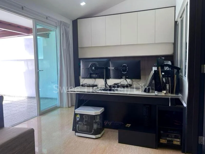 6 Bed Semi-Detached House (Landed) for Rent in  Royal Hallmark - Image 4