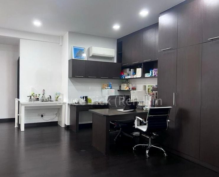 6 Bed Semi-Detached House (Landed) for Rent in  Royal Hallmark - Image 9