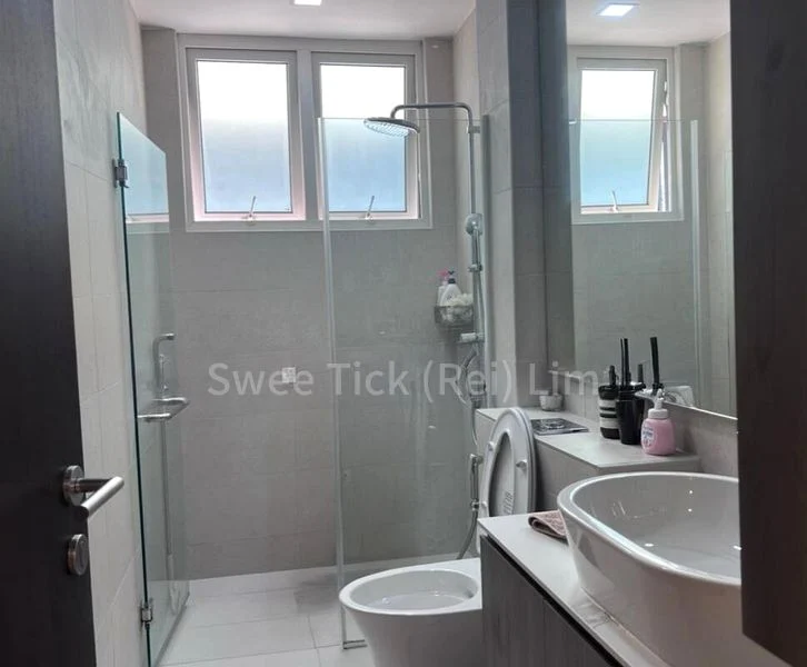 6 Bed Semi-Detached House (Landed) for Rent in  Royal Hallmark - Image 6