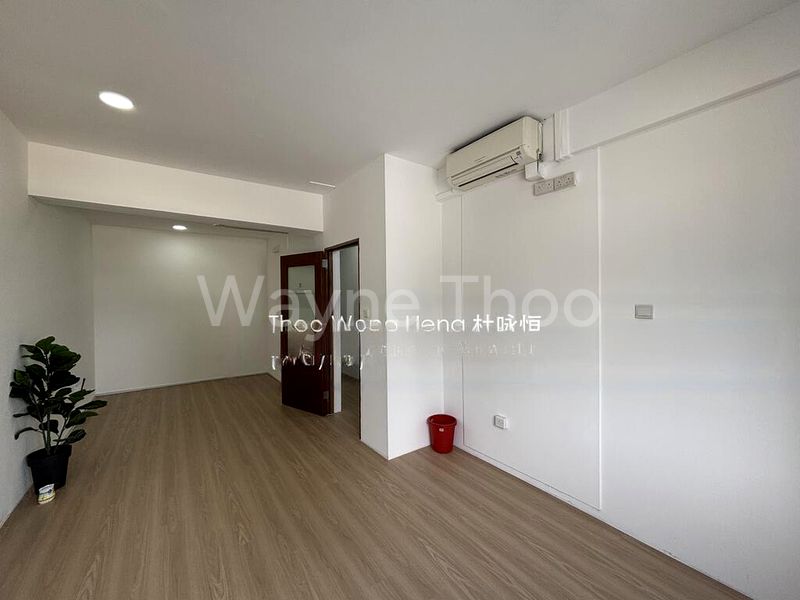 Office for Rent: Textile Centre - Image 9