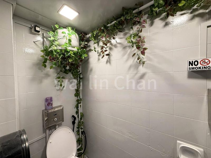 Shop / Shophouse for Rent: Shophouse w/ Mezzanine Office, Retail Interior Design for Hair Salon - Image 7