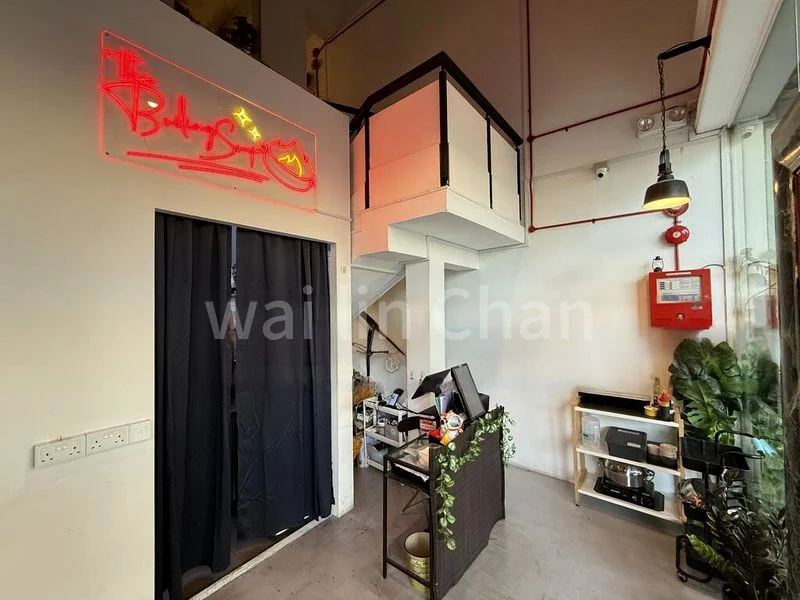Shop / Shophouse for Rent: Shophouse w/ Mezzanine Office, Retail Interior Design for Hair Salon - Image 5