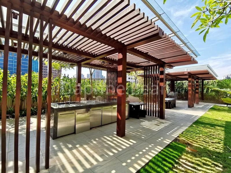 4 Bed Condo for Rent in  The Orchard Residences - Image 3