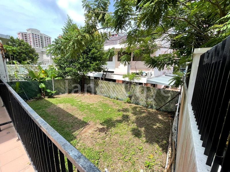 4+1 Bed Semi-Detached House (Landed) for Rent in  Lengkong Dua - Image 23