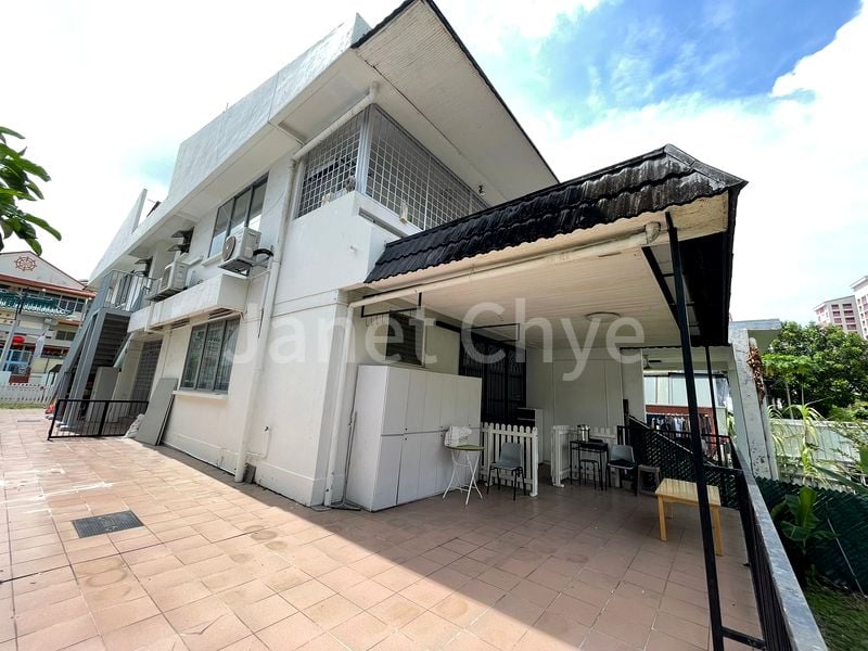 4+1 Bed Semi-Detached House (Landed) for Rent in  Lengkong Dua - Image 4