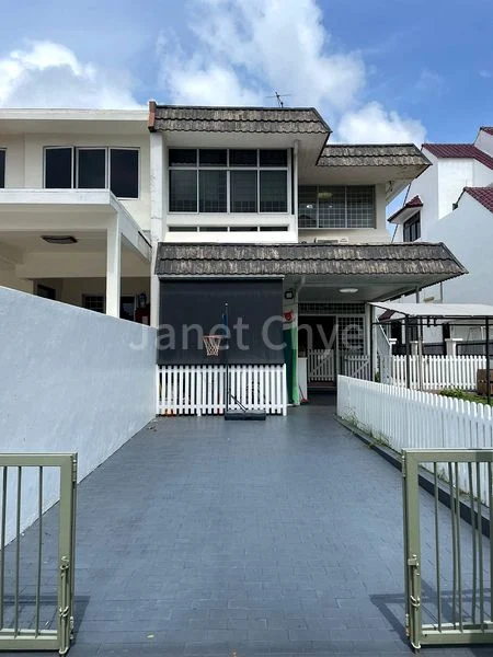 4+1 Bed Semi-Detached House (Landed) for Rent in  Lengkong Dua - Image 2