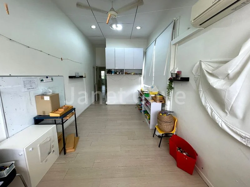 4+1 Bed Semi-Detached House (Landed) for Rent in  Lengkong Dua - Image 7