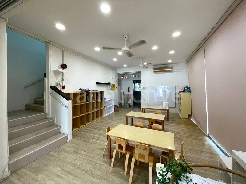 4+1 Bed Semi-Detached House (Landed) for Rent in  Lengkong Dua - Image 11