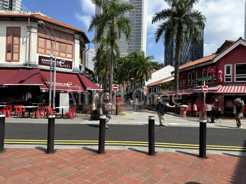 Shop / Shophouse for Sale: Famous, Heavy Football Local Tourist Attraction; Cheap, Kampong Glam - Image 3