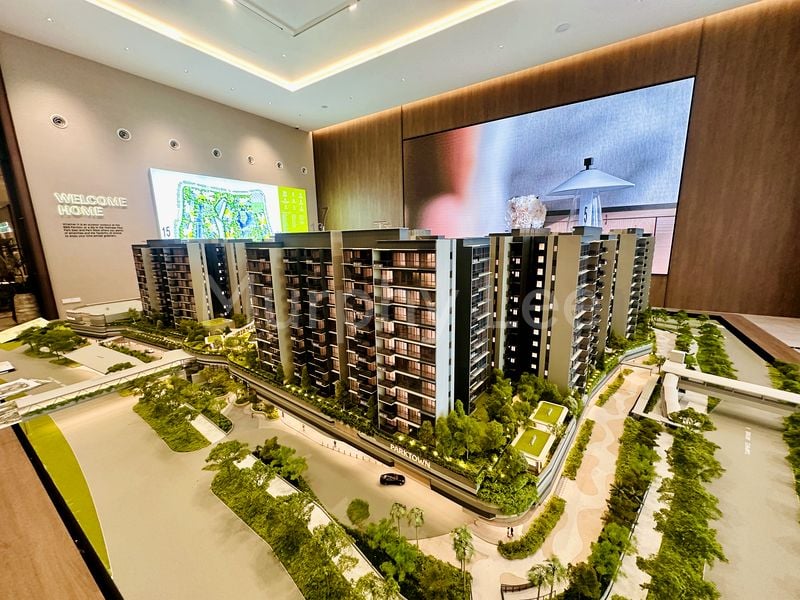 3 Bed Condo for Sale in Parktown Residence - Image 30