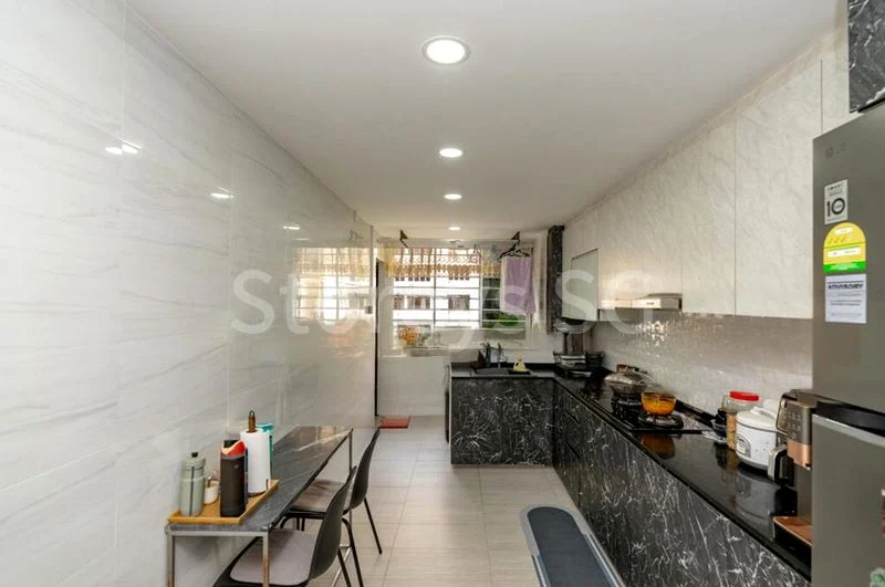 5 Room (5I) HDB for Sale in  154 Simei Street 1 - Image 1