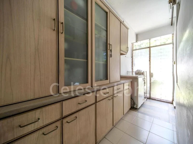 5 Bed Terraced House (Landed) for Sale in  Clementi Avenue 3 - Image 2